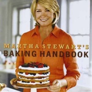 MARTHA STEWART'S BAKING HANDBOOK 2005 HARDCOVER